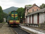 Osobn vlak s lokomotivou ady ME3 ve Vinici.