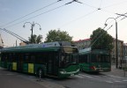 Dv tetiny trolejbusovho parku se potkalo na kruhi v blzkosti ulice Norra Infartsgatan
