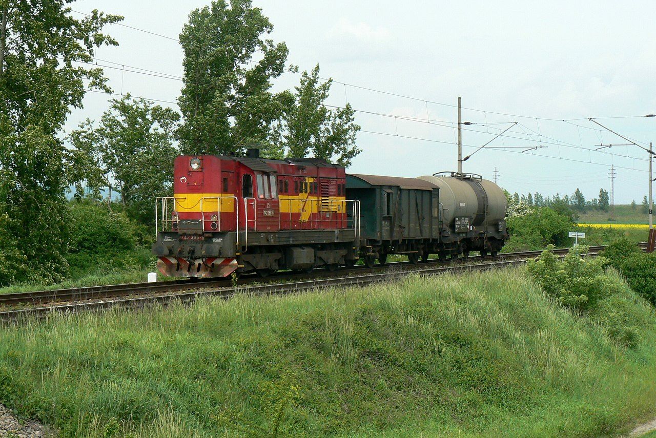 742 386-6 , Dubnica nad Vhom-Treniansk Tepl, 17.5.2008