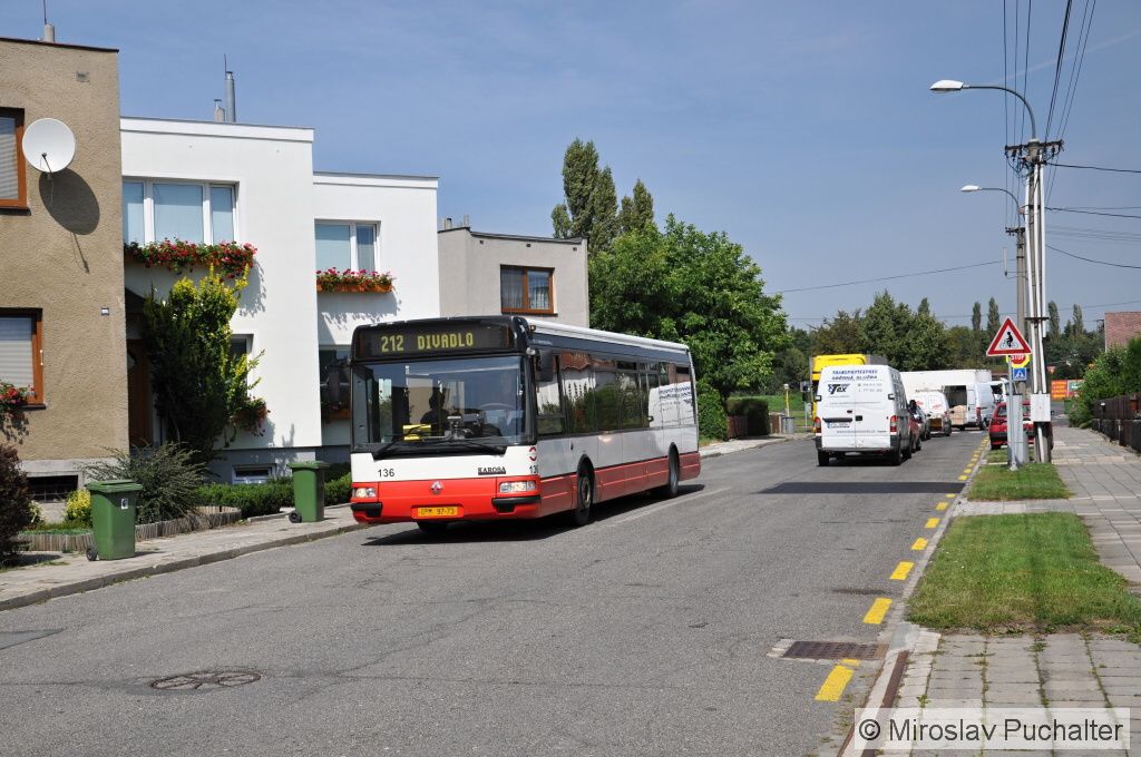 Ev. . 136 (Karosa-Renaul City bus) v ulici Mostn.