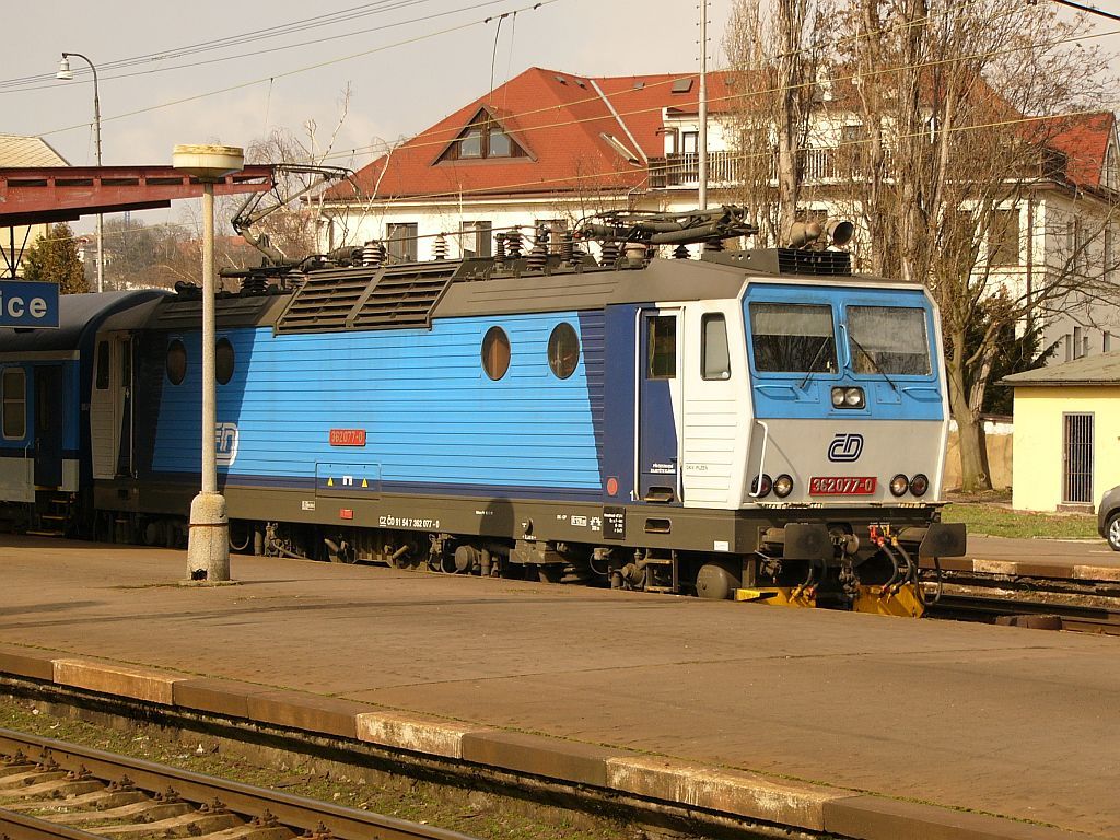 362 077 R 643 Konopit - Praha-Vrovice (15. 3. 2013)