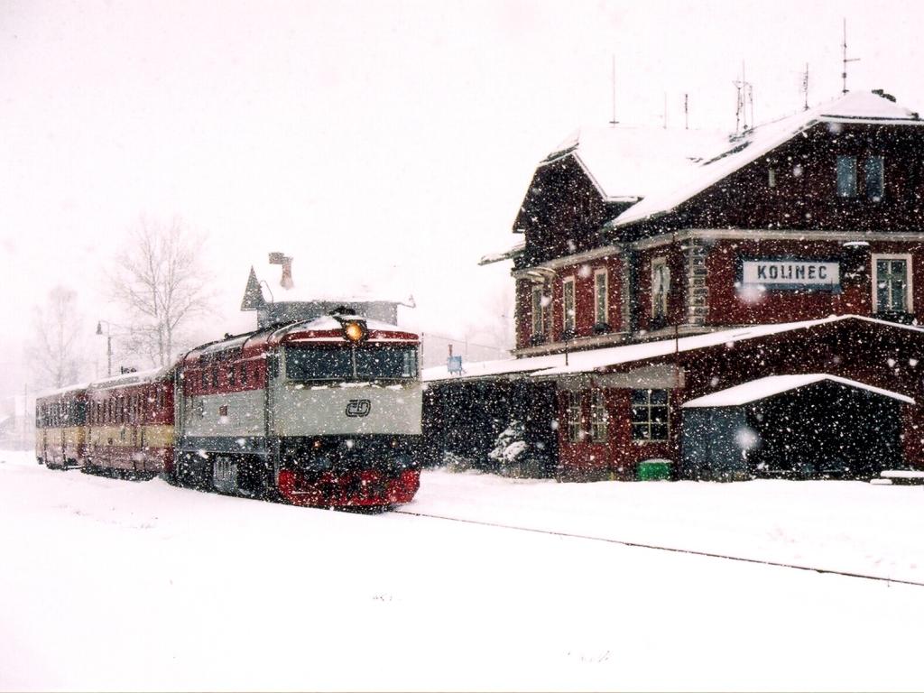 Zimn nlada s 749.182 a dvaaedestkou ve stanici Kolinec, 12.3.2006, foto Vclav Petr