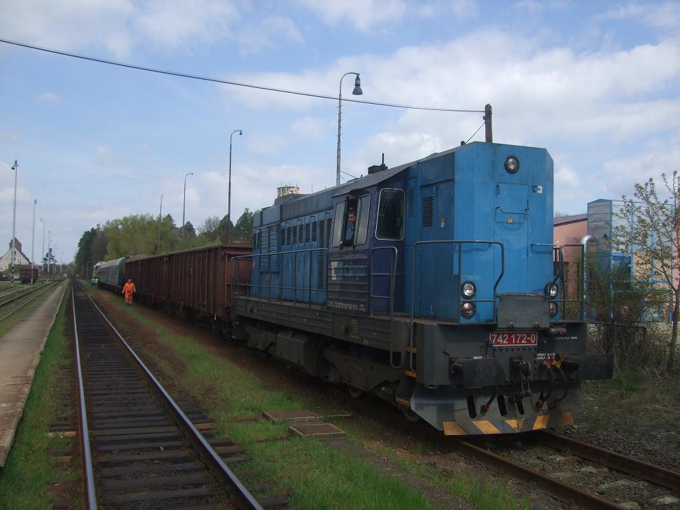742 172-0 v ele vlaku s trafem, umn 28.4.2010