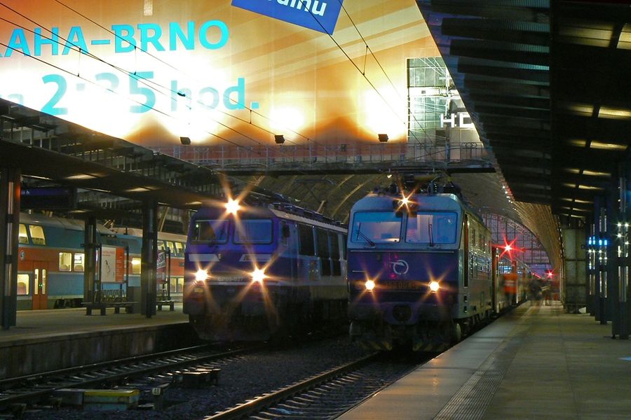 EC 170 Hungaria + EC 110 Praha