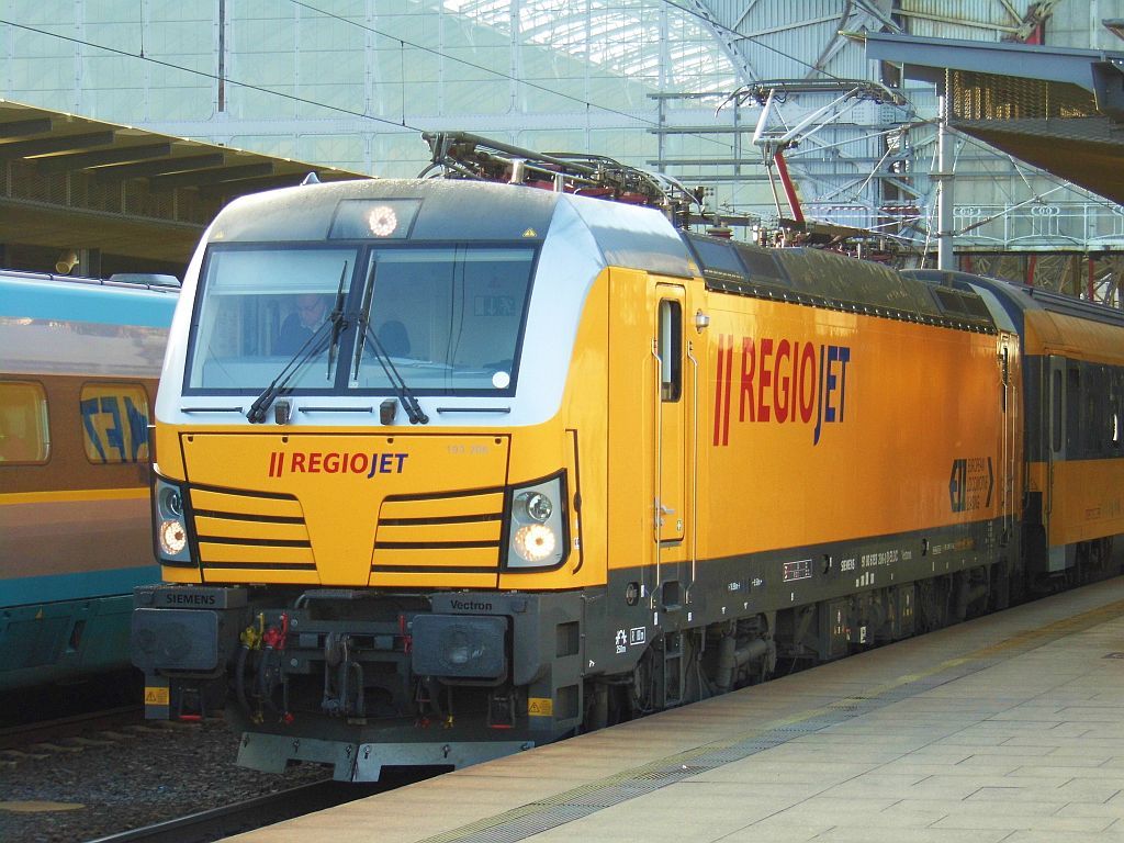 193 206 RJ 1005 Praha-hlavn (23. 12. 2015)
