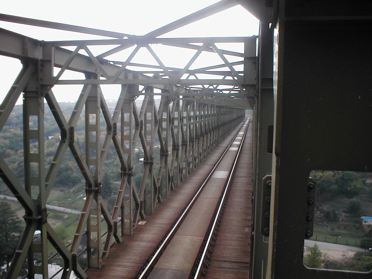 prhled provizorn mostovkou