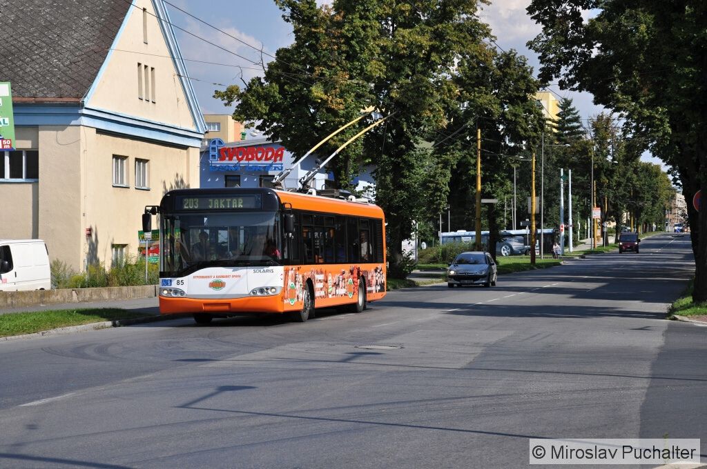 Ev. . 85 (Solaris Trollino 12 AC) v ulici Krnovsk.