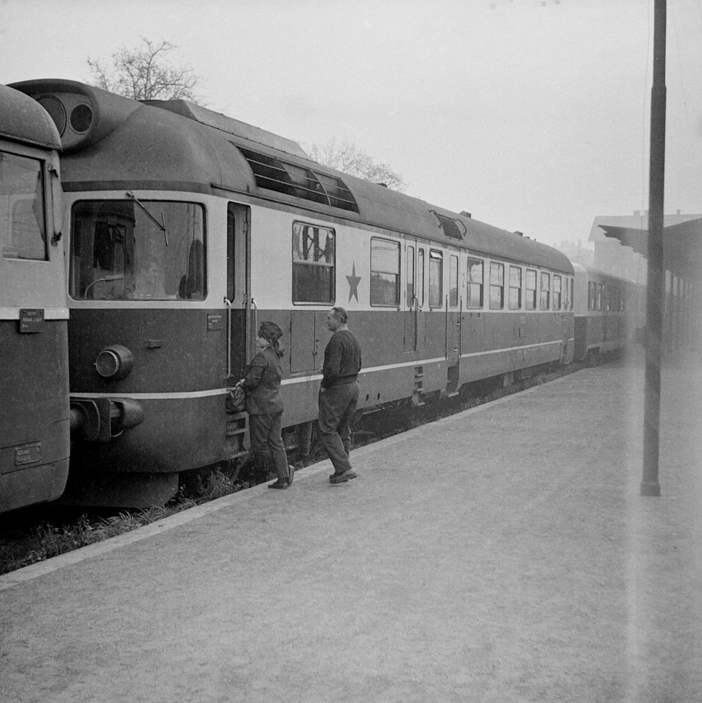 M 280.0 leden 1968 R do Prahy