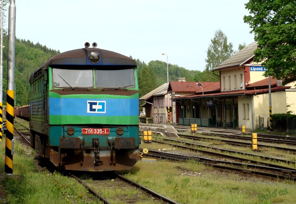 odstaven 751.335 ve stanici Lipov Lzn 11.5.2012