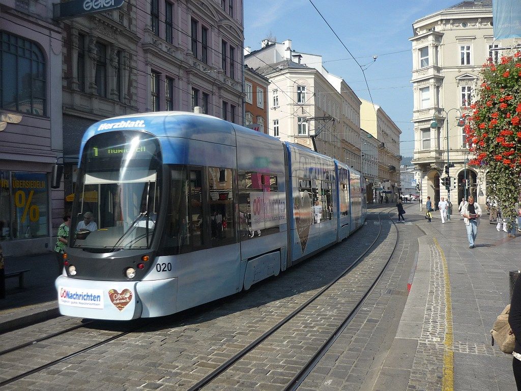 modern tramvaj (linky 1 a 2)