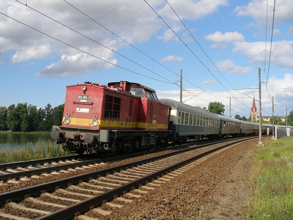 Ex 11056 Krakw - Praha-Holeovice se strojem 202.269 v Zbeze.