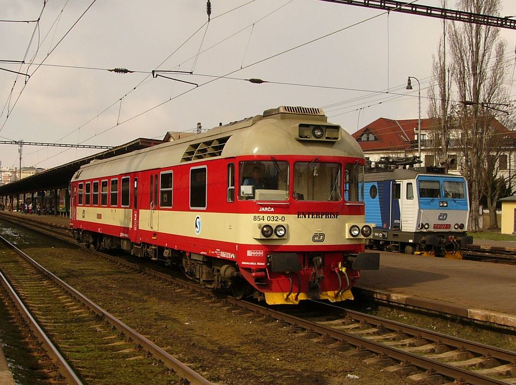 854 032 Praha-Vrovice (15. 3. 2013)