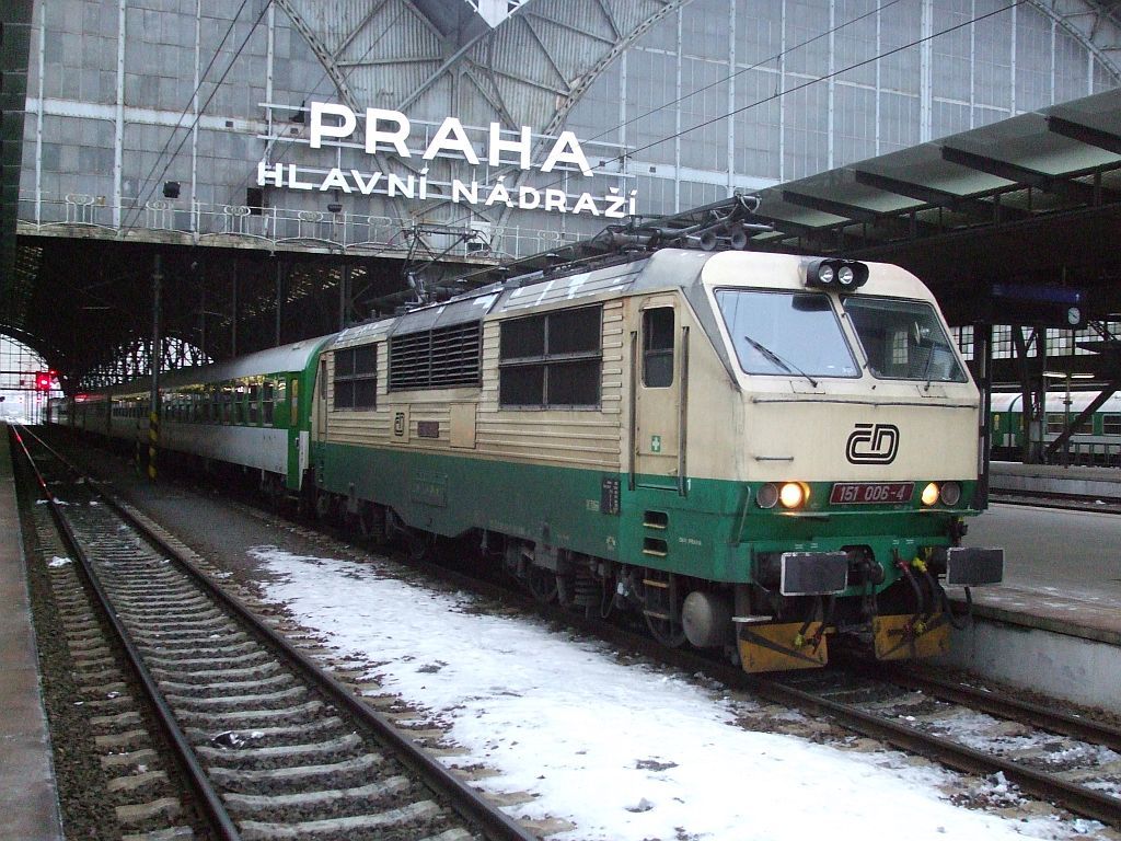 151.006 Ex240 Praha-hlavn (6. 1. 2011)