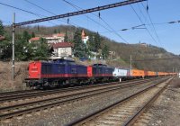 K dalm aktivitm RailTransportu pat napklad pevozy kolejovch vozidel, zde Vectron 191 951 azen v kontejnerovm vlaku z Prahy do Mnichova ve Velk Chuchli, 3. 4. 2011.