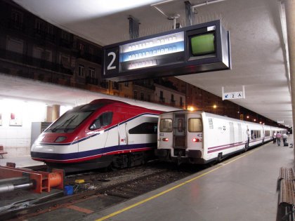 4007 ve stanici Lisboa Santa Apolnia.