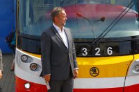 Pedstaven nov verze tramvaje 15T ForCity Alfa pro Prahu dne 24. 8. 2015.