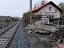 opan strana str. domku 134a a kolej od stranickho nkladit, pv. dlkov kolej (do Hostivae) 