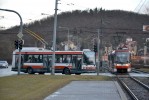 Preference bystrckch alin v praxi - trolejbus zstv nastelen do kiovatky ekajc na zelenou.