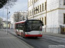 Ev. . 87 (Solaris Trollino 12 AC) v ulici Komenskho.