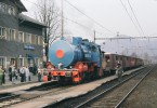 Podveern vlak pipraven k odjezdu do Stekova (31.3.2003)