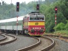 R 1444  v ele s 750 143-0 vjd do st. Veovice