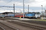 754.068-5, postrk na Ex 147 Landek, vlevo 460.014-4 Os 2936 esk Tn, 17.1.2015