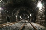 Tunel pod Vinohrady: poloen svrek, podbito. Vzadu pracuj Eti.