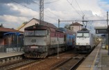 D749.253, E186.183 vykv na vysunut svho Nexu z terminlu Uhnves, v pozad E189.159