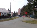 Nerudova ulice ped kiovatkou s ulic Svpomoc.