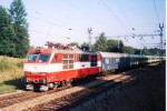 350.001 v ele IC 74 "Sl.Strela", H.Brod, 5.9.1995. Tehdy soupravu tohoto vlaku tvoily polsk vozy