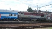 749 253-1 vcelku ladc s budovou svtelsk stanice...(11.8.2013)