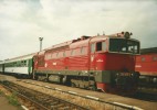 754 068-5 Os3439 v pozad projd 750 214-9 Opava-vchod 22.5.2002