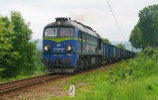Scinawka Srednia : ST44-1222 s nkladnm vlakem do Nowy Rudy-Slupce, na postrku ST44-1225