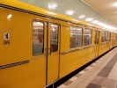 Historick souprava typu D ve stanici Alexanderplatz (stanice Nelkenstrae z Majora Zemana)