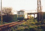 Lokomotiva . 122 011-0 v ele Pv 90173 do Opatovic n.L. projd odb. Plaice, dne 4.kvtna 1995