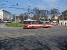 DPMB 2314 ek u Hlavnho ndra jako posila tramvaje linky 1