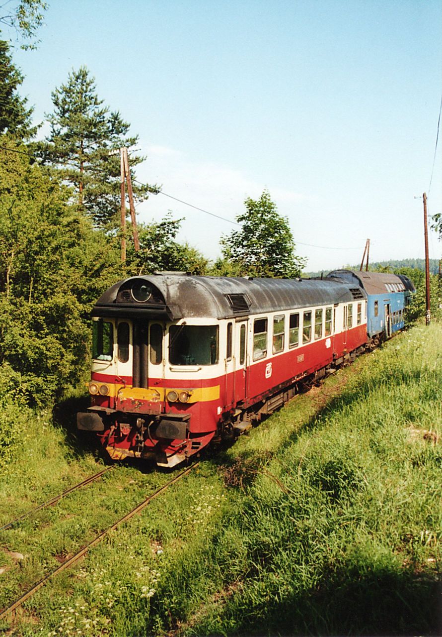 853 027, 3.6.2000, Svrov - Po nad Szavou, Os 9031