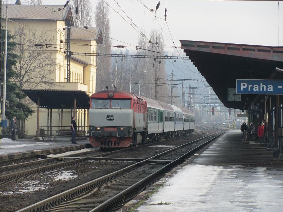 749 006 na ele R 1144 - Praha Vrovice - 9.1.2011.