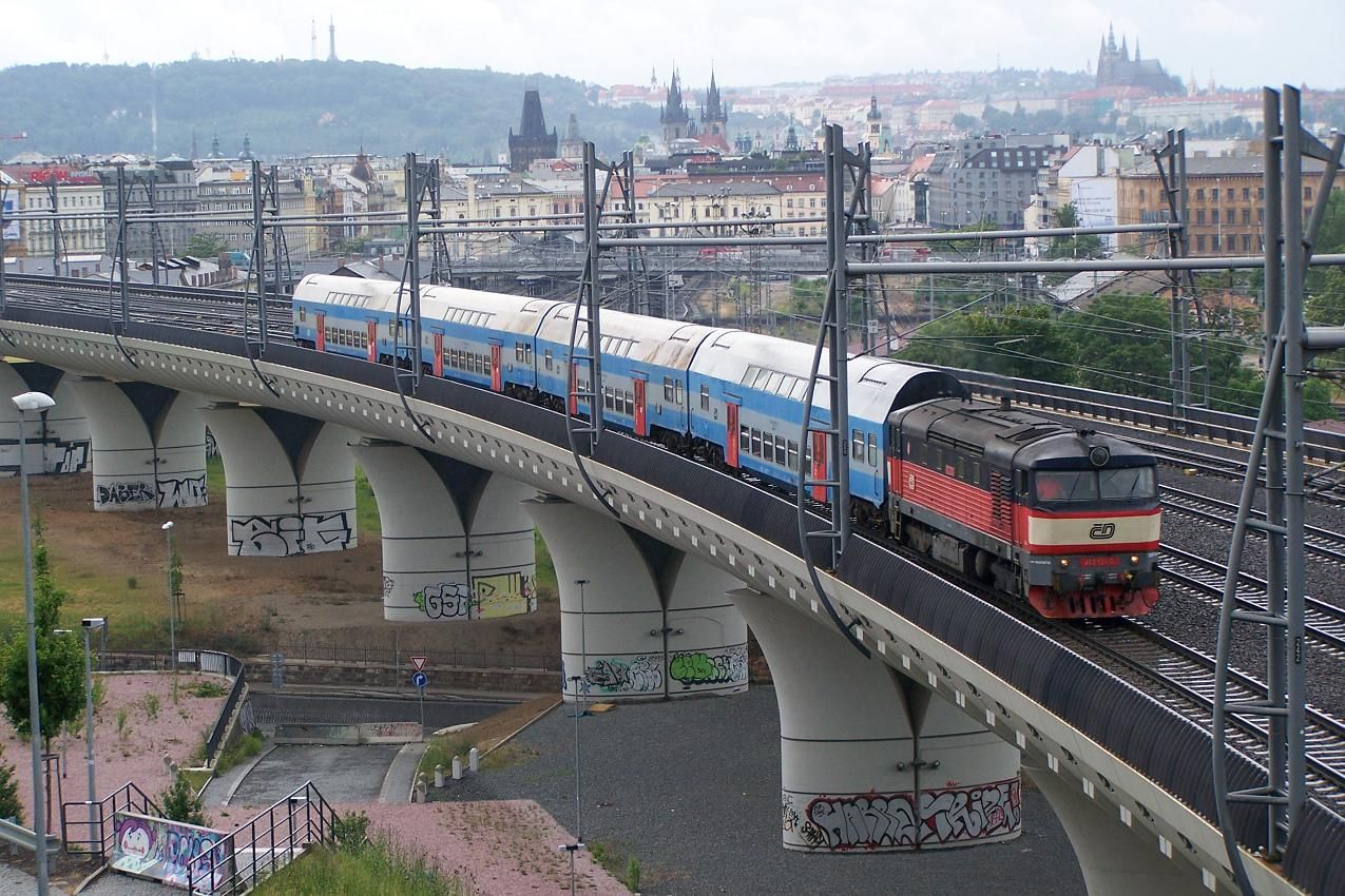 749.121 se jede otoit do Holeovic z os. 9064 - Praha Nov Spojen - 10.6.2012.