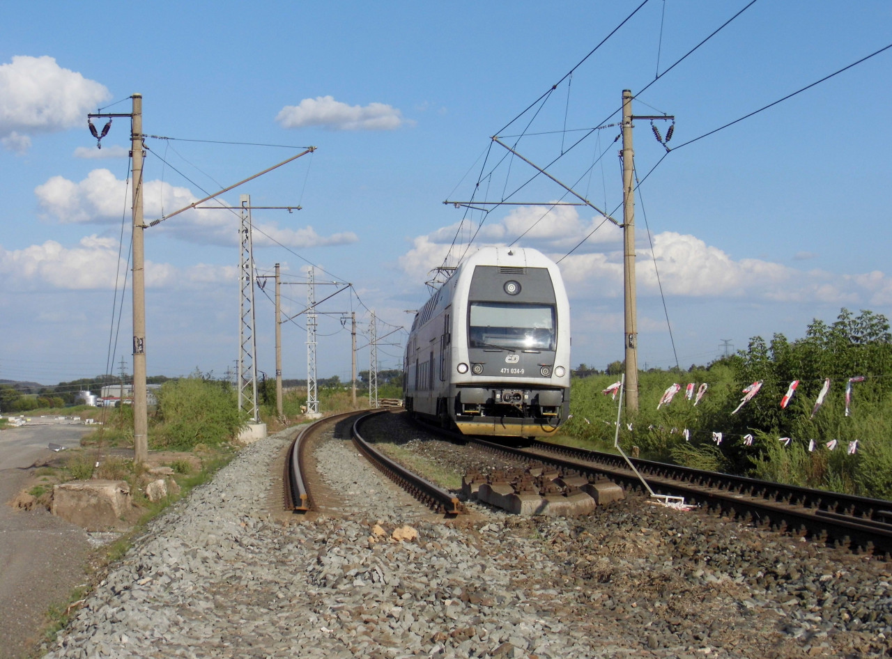 471 034 vhybna Zlu - Msttice, vlevo peloka trat 7. 9. 2024