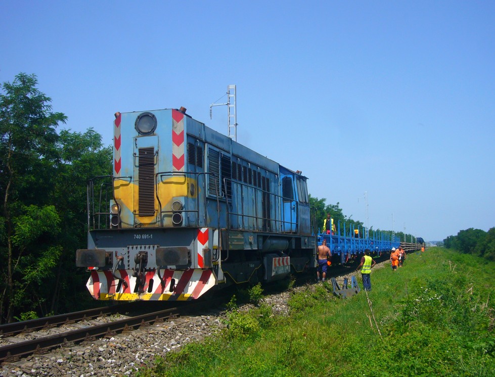 Petrovce n/L, 21.6.2024 - pracovn vlak so 740 691-1