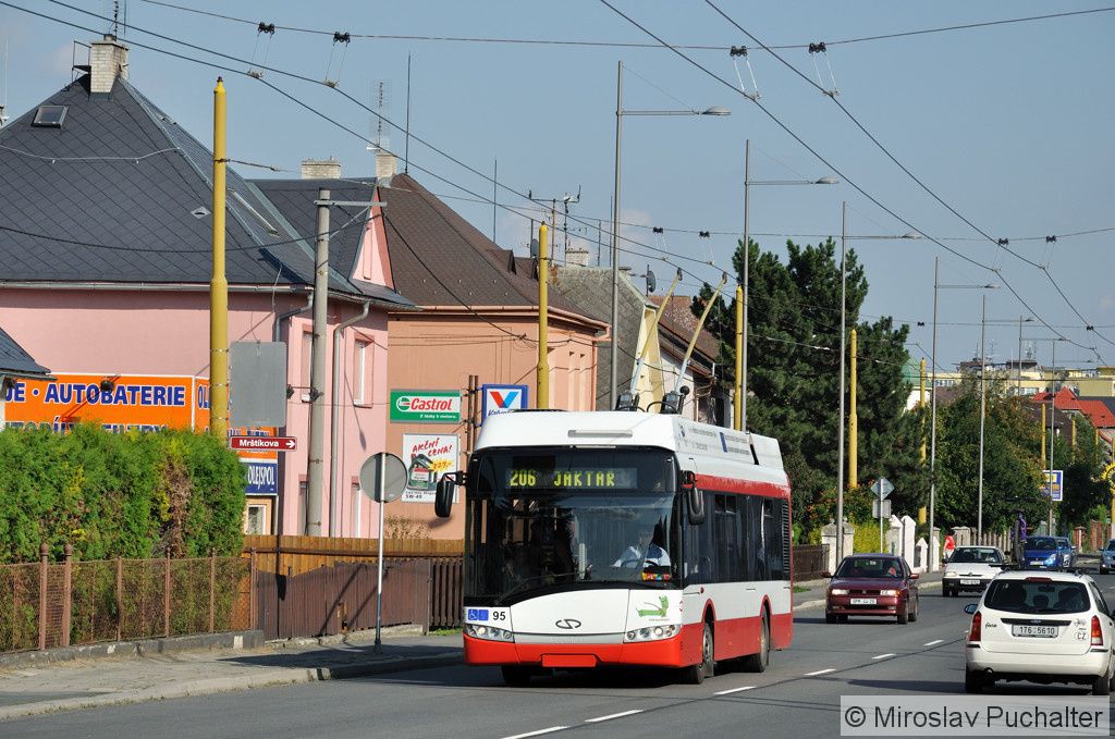 Ev. . 95 (Solaris Trollino 12 AC) v ulici Krnovsk.