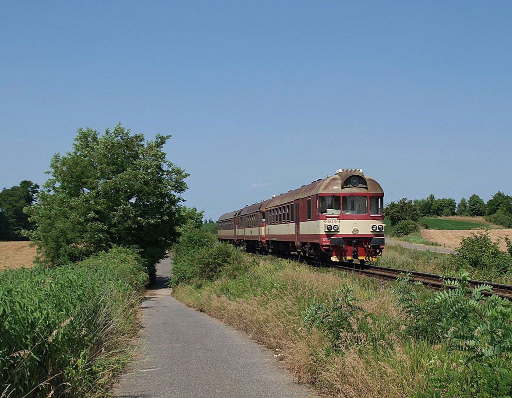 954 210 + 854 216_R 1113_achovice - Vejany_27.7.2013