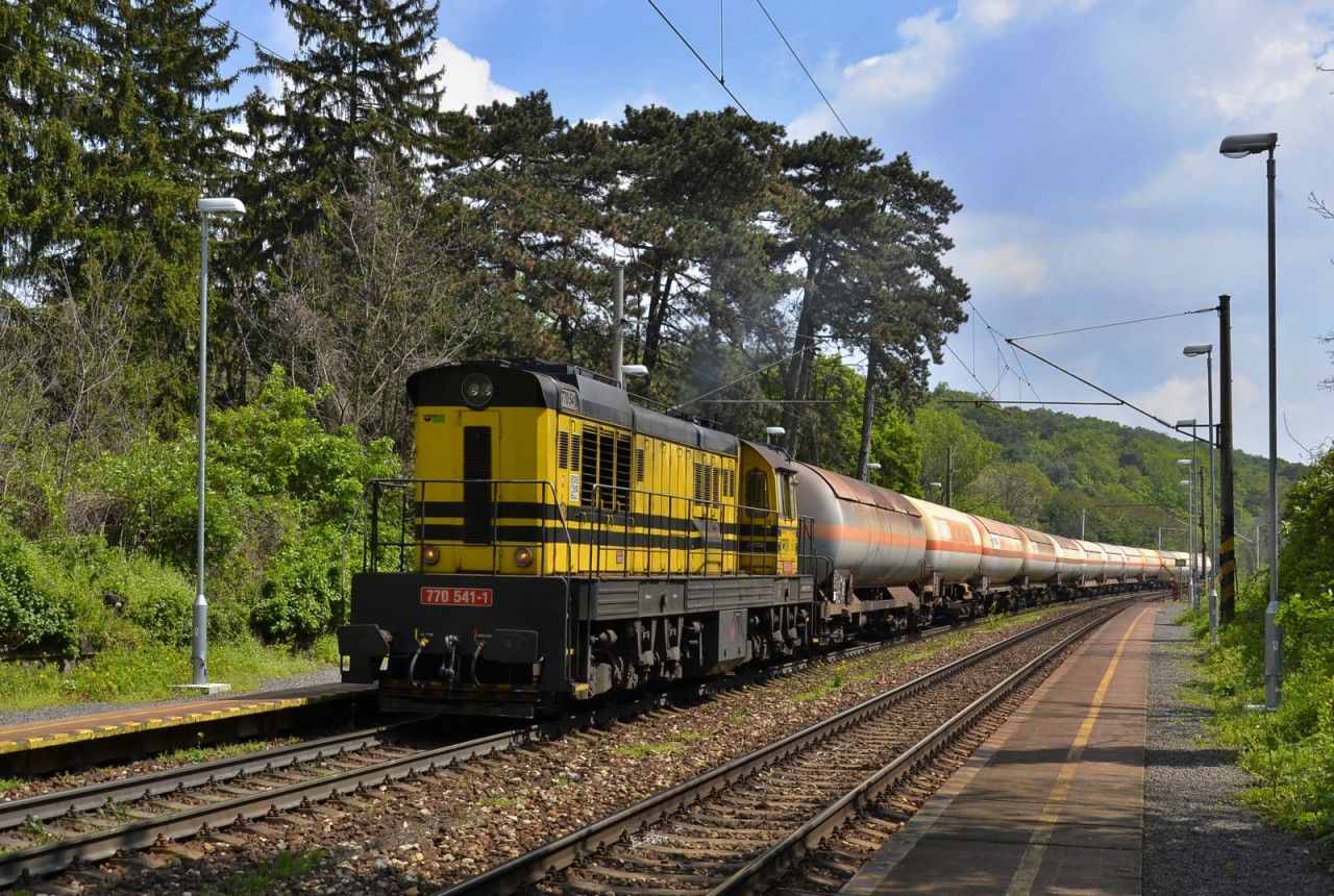 770 541 ex Slovnaft Bratislava s vlakom do Ktov