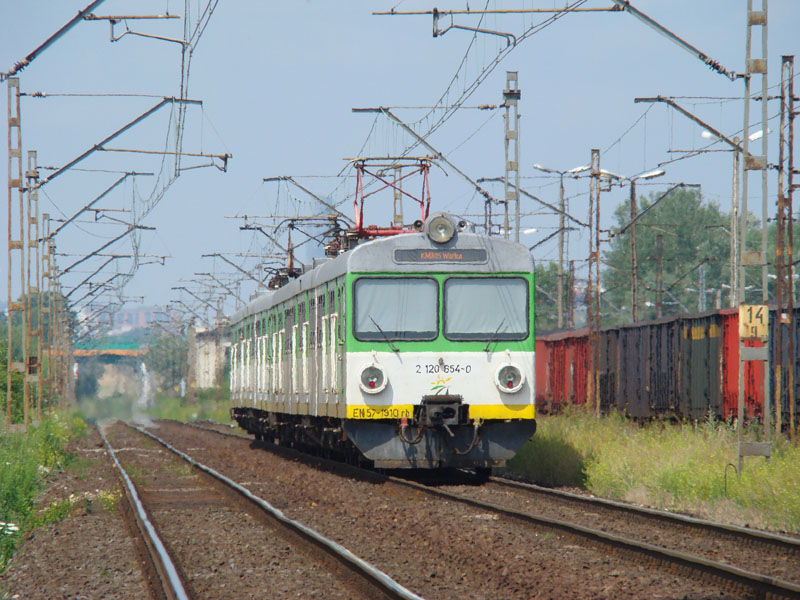 EN57-1910 / Warszawa Okcie / 8.07.2012