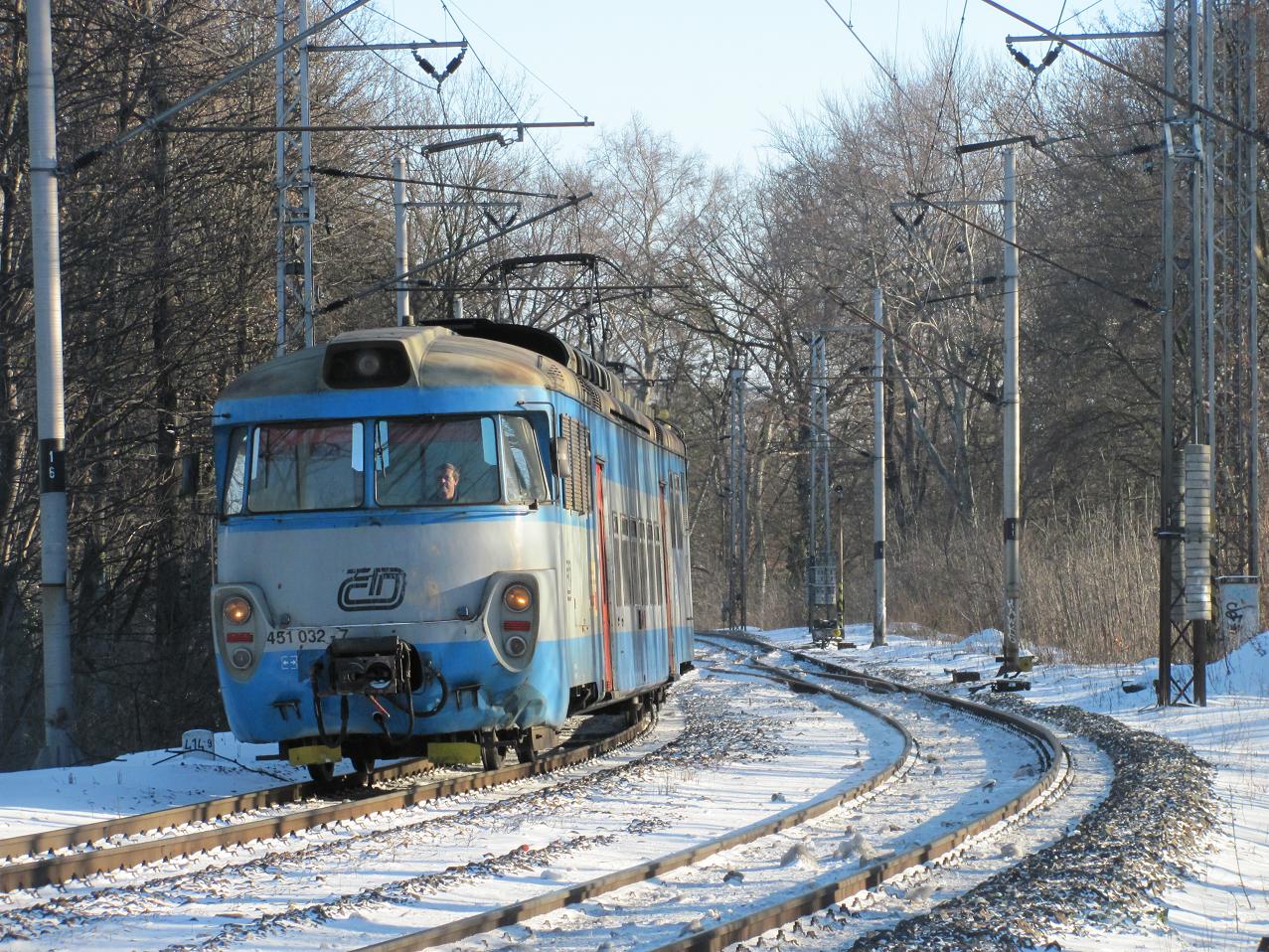 451.032 + 451.031 - Praha Bubene - 28.12.2010.