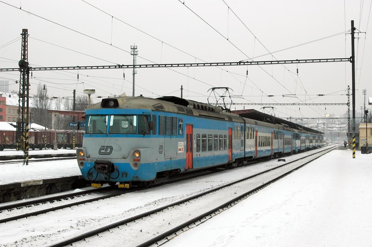 451.031 + 451.032 a 451.087 + 451.088 - os. 2543 - Praha Vrovice - 23.1.2013.