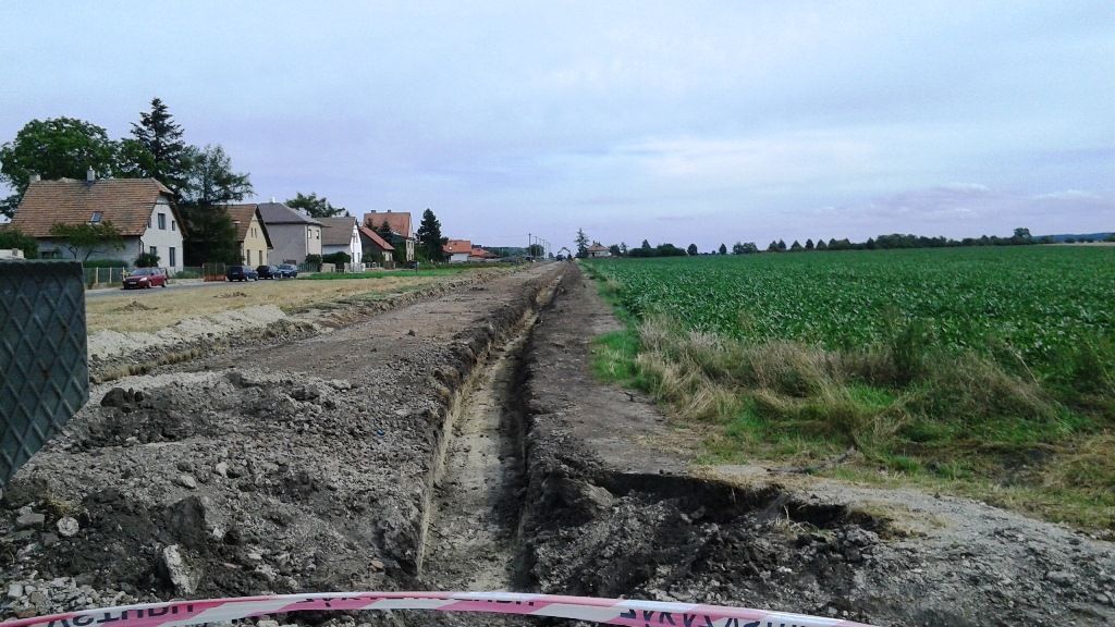 sek mezi dvma pejezdi v Orli. Divm se, e tu obec nechce vybudovat zastvku ...