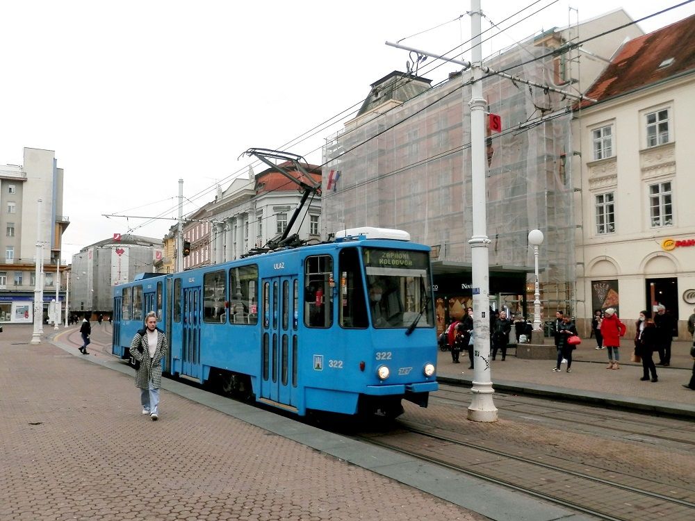 Zheb, Trg bana Josipa Jelaia