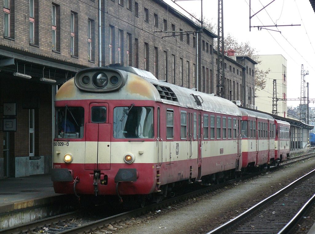 850 029-0+810 558 Olomouc hl.n.(15.11.2007,foto-Ale Krka)